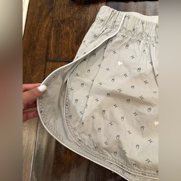 Figs Pajamas Set Grey Heartbeats Long Sleeve and Shorts size Large - Picture 11 of 15